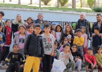 Mülteci çocuklar kendi yaşamlarını fotoğrafladı