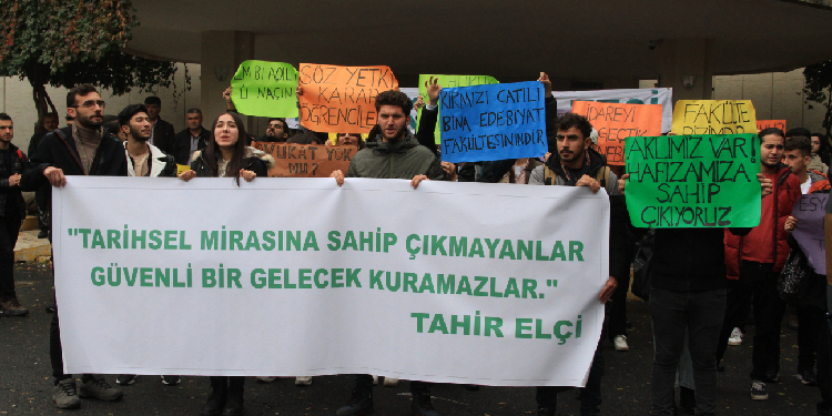 Öğrenciler bina eyleminde: Cuma gününe kadar karar verin Öğrenciler bina eyleminde: Cuma gününe kadar karar verin