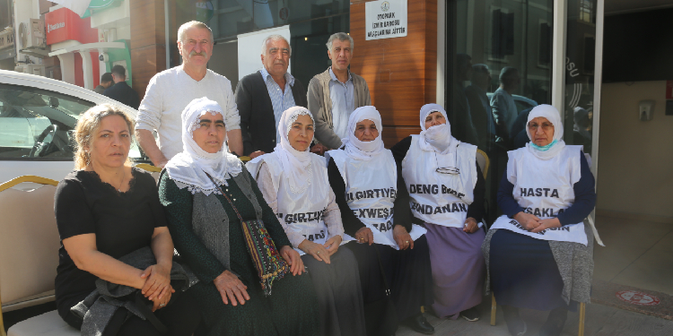 “Tecrit sonlandırılsın, hasta tutuklular serbest bırakılsın” “Tecrit sonlandırılsın, hasta tutuklular serbest bırakılsın”