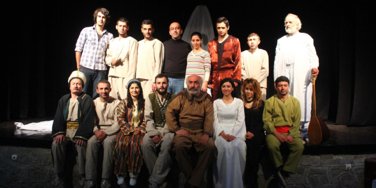 Trabzon’da Hüseyin Kazaz Kültür Merkezi’nin Valiliği’e devrine sanatçılar tepki gösterdi Trabzon’da Hüseyin Kazaz Kültür Merkezi’nin Valiliği’e devrine sanatçılar tepki gösterdi