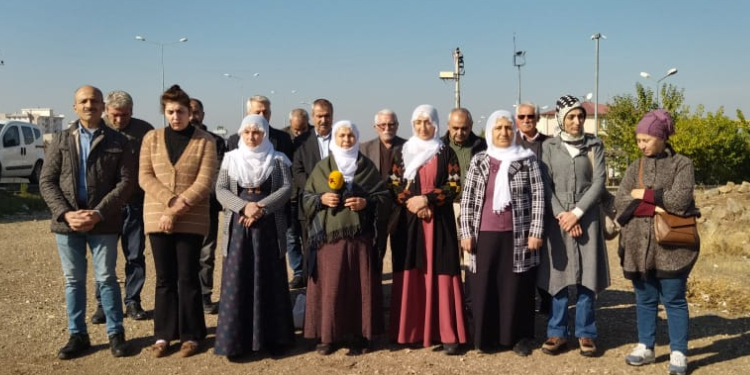 Cezaevi önünde nöbet: Ses olmak için buradayız Cezaevi önünde nöbet: Ses olmak için buradayız