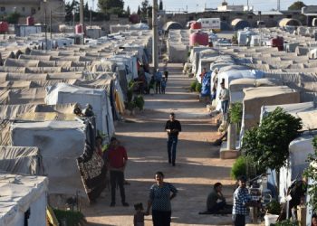 30 bin kişi ambargo ve saldırılara direniyor