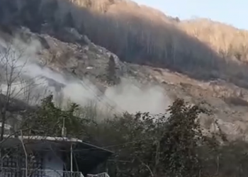 Eskincidere’deki taş ocağında patlatılan dinamit, toprak kaymasına neden oldu