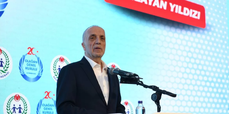 Türk-İş: Belirlenen asgari ücret, çalışanın geçim şartlarını karşılamıyor Türk-İş: Belirlenen asgari ücret, çalışanın geçim şartlarını karşılamıyor