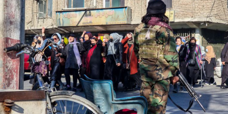 Afganistan’da erkek öğrenciler boykotta