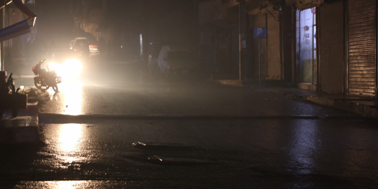 Şam ambargosu 2 mahalleyi elektriksiz bıraktı Şam ambargosu 2 mahalleyi elektriksiz bıraktı