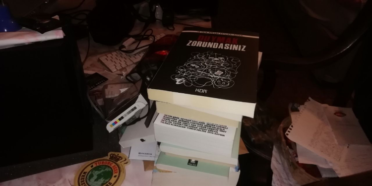 Belgesel yönetmeni Sibel Tekin gözaltına alındı Belgesel yönetmeni Sibel Tekin gözaltına alındı