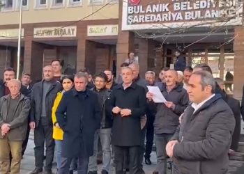Bulanık’ta kayyım protestosu: Belediye borç bataklığına dönüştürüldü