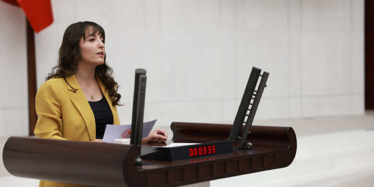 HDP Gençlik Meclisi Sözcüsü Dağ: Bizden çaldıklarınızı geri alacağız HDP Gençlik Meclisi Sözcüsü Dağ: Bizden çaldıklarınızı geri alacağız