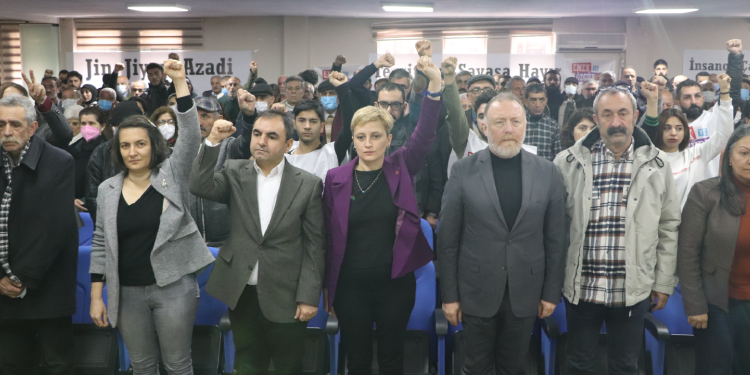 Emek ve Özgürlük İttifakı buluşmasında mücadele vurgusu Emek ve Özgürlük İttifakı buluşmasında mücadele vurgusu