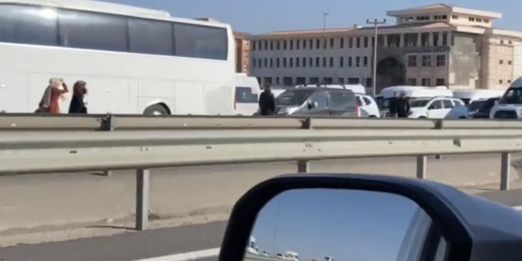 Erdoğan’ın mitingi için öğrenciler taşınıyor Erdoğan’ın mitingi için öğrenciler taşınıyor