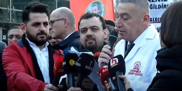 Fincancı’nın özgürlüğü için İstanbul Adliyesi önünden seslendiler Fincancı’nın özgürlüğü için İstanbul Adliyesi önünden seslendiler