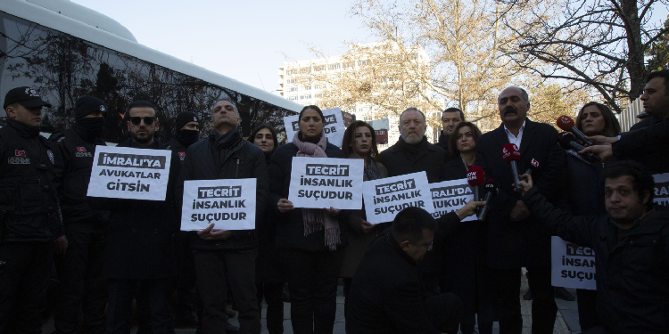 HDP tecride karşı her gün Adalet Bakanlığı önünde olacak HDP tecride karşı her gün Adalet Bakanlığı önünde olacak