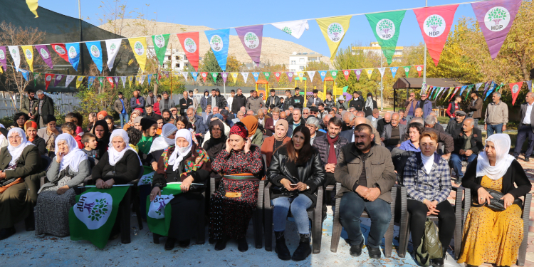 HDP’den açık havada kongre: 3’üncü Yolu inşa ediyoruz HDP’den açık havada kongre: 3’üncü Yolu inşa ediyoruz