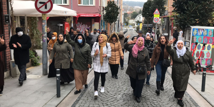 Kadıköy’de Adalet Nöbeti yürüyüşü: Tecrit son bulsun Kadıköy’de Adalet Nöbeti yürüyüşü: Tecrit son bulsun
