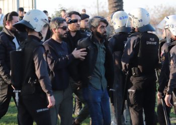 İzmir’de tecrit yürüyüşü: 50 gözaltı