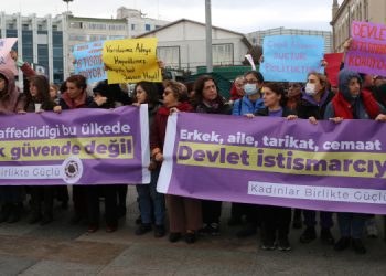 Kadınlar Kadıköy’den seslendi: Hepiniz suçlusunuz!