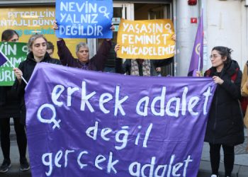 Kadınlar Nevin Yıldırım’a yeni yıl kartı gönderdi