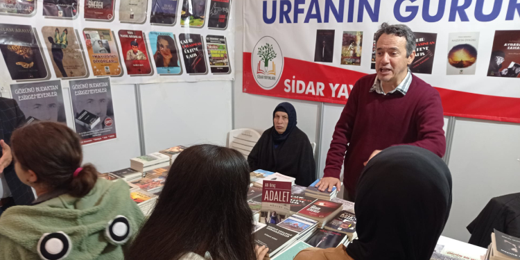 Kitap fuarında Adalet Nöbeti Kitap fuarında Adalet Nöbeti