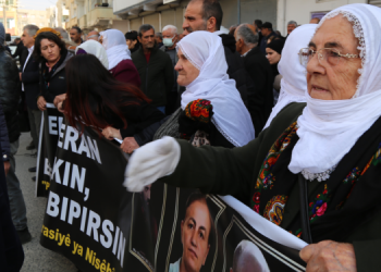 Nusaybin’de Paris Katliamı protestosu