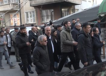 Operasyon yürüyüşle protesto edildi: Boyun eğmeyeceğiz