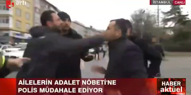 HDP: Encü’ye atılan tokat tüm siyasi yapıların kulağında çınlamalı ve harekete geçilmeli HDP: Encü’ye atılan tokat tüm siyasi yapıların kulağında çınlamalı ve harekete geçilmeli