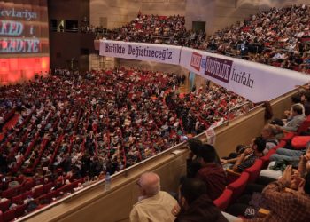 Tıkanan siyasete 3’üncü Yol soluğu