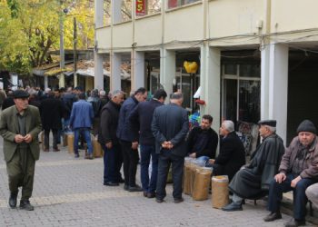 “Yerli tütün üreticisini bitirmek istiyorlar”