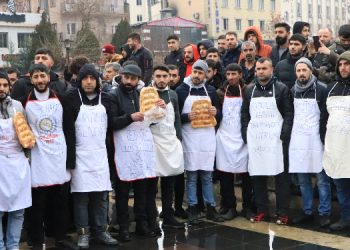 Amed’te fırın işçileri iş bıraktı