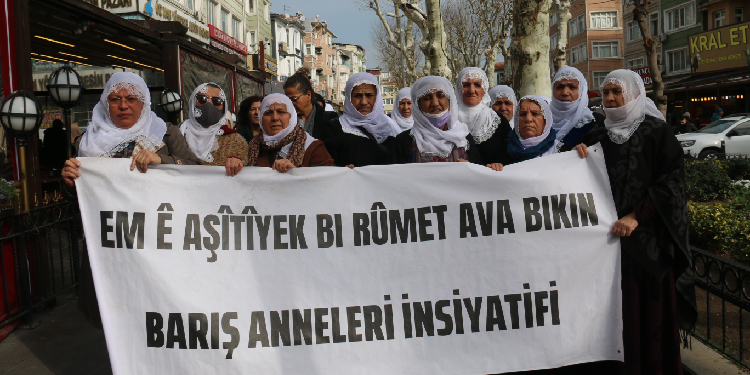 Barış Anneleri’nden tecride karşı eylem Barış Anneleri’nden tecride karşı eylem