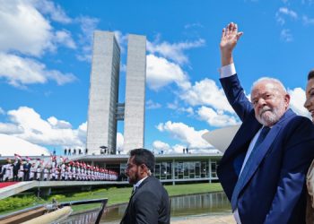 Brezilya lideri Lula, Planalto Sarayı’ndaki görevlileri isyancılara yardımla suçladı