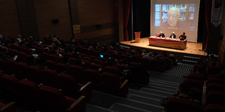 Demokratik Cumhuriyet Sempozyumu: Saldırılara karşı direnç geliştirilmeli Demokratik Cumhuriyet Sempozyumu: Saldırılara karşı direnç geliştirilmeli