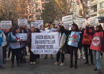 Geçinemeyen üniversite öğrencilerinden zam tepkisi