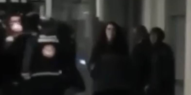 Habur Sınır Kapısı görevlilerinden kadına şiddet Habur Sınır Kapısı görevlilerinden kadına şiddet