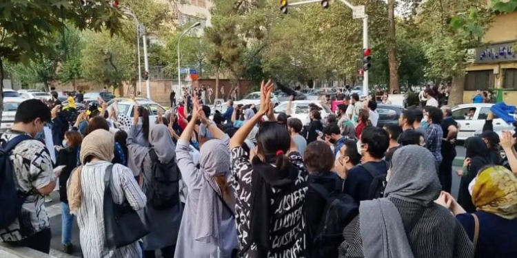 “Jin, jiyan, azadî” serhildanı 135 günü geride bıraktı “Jin, jiyan, azadî” serhildanı 135 günü geride bıraktı