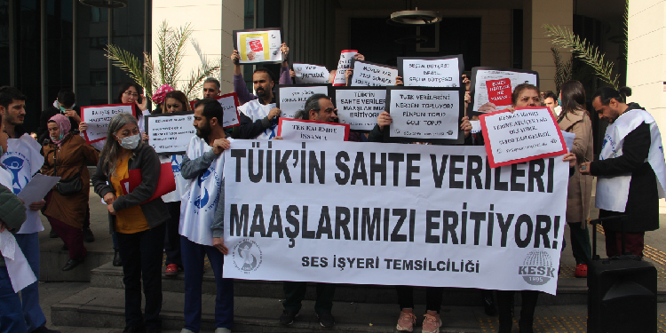 Kamu emekçilerinden zam tepkisi: İnsanca yaşama sahip çıkalım Kamu emekçilerinden zam tepkisi: İnsanca yaşama sahip çıkalım