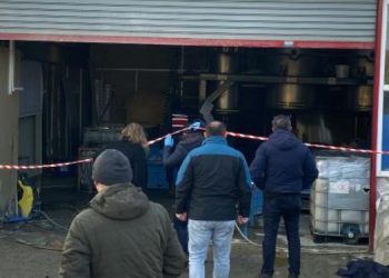 Kimyasal madde sızıntısı nedeniyle 2 işçi yaşamını yitirdi