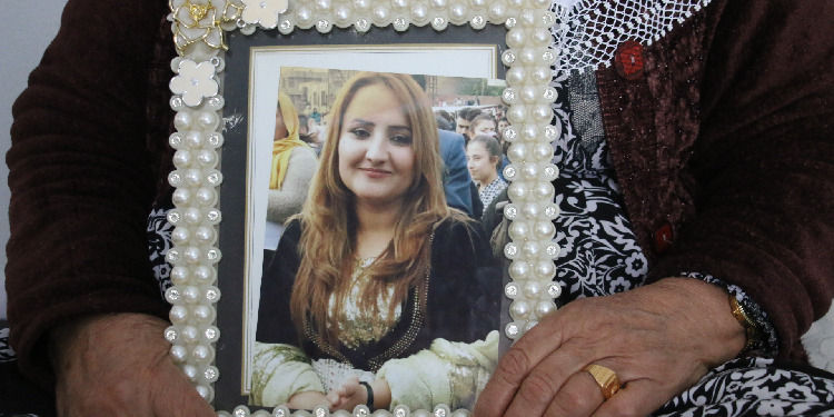Pakize’nin mücadele bayrağını annesi devraldı Pakize’nin mücadele bayrağını annesi devraldı