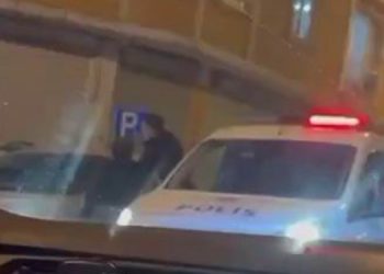 Polis, Amed plakalı aracın sahibini darp etti