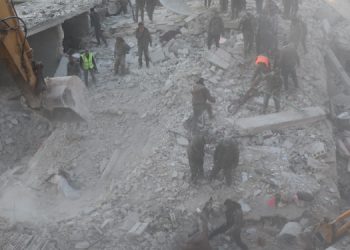 Şêxmeqsûd’da bina çöktü: Ölü ve yaralılar var