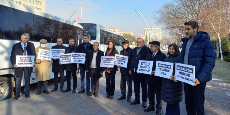 Tecride karşı Adalet Nöbeti: İmralı’da hukuk katlediliyor Tecride karşı Adalet Nöbeti: İmralı’da hukuk katlediliyor