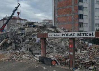 256 kişinin hayatını kaybettiği sitede ihmaller zinciri: Kötü işçilik, kalitesiz beton kullanılmış
