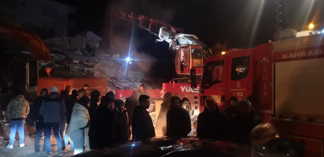 Pazarcık’ta enkazlarda yaşam belirtisi aranıyor Pazarcık’ta enkazlarda yaşam belirtisi aranıyor