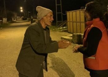 Yardım alamayan Suriyeli aileye HDP ulaştı