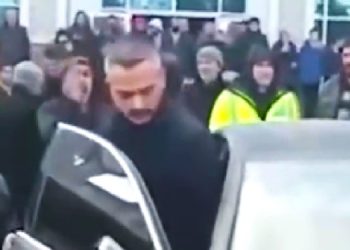 Tepki gösterilen Ulaştırma Bakanı bölgeyi terk etti