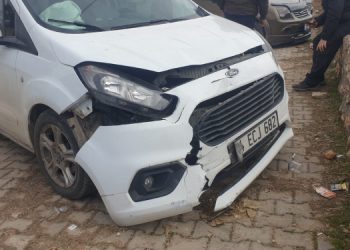 Deprem bölgesindeki MA muhabiri trafik kazası geçirdi