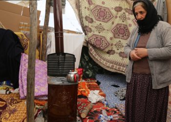 Tütün çadırlarını yaşam çadırına dönüştürdüler