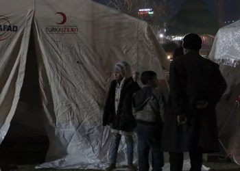 AHBAP: Kızılay ile 2 bin 50 adet çadır için sözleşme yaptık, deprem bölgesine gönderdik