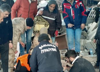 Adıyaman’da bir genç 37 saat sonra sağ çıkarıldı