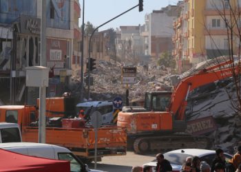 Adıyaman’da kesik kolon, kaçak kat tespiti
